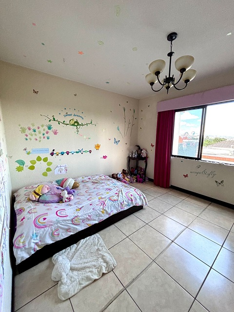 Venta de Casa o Casas, Terrenos, Propiedades, Apartamentos, Inmuebles en Guatemala, zona 11, zona 7, zona 2, zona 18, zona 16, Mixco, Carretera Al Salvador, Fraijanes, Santa Catarina Pinula, Antigua Guatemala, Villa Nueva, Villa Canales, San Miguel Petapa - Venta o Alquiler de Casas En Guatemala