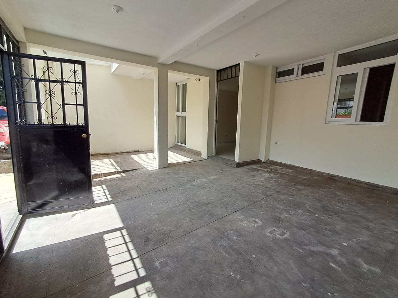 Venta de Casa o Casas, Terrenos, Propiedades, Apartamentos, Inmuebles en Guatemala, zona 11, zona 7, zona 2, zona 18, zona 16, Mixco, Carretera Al Salvador, Fraijanes, Santa Catarina Pinula, Antigua Guatemala, Villa Nueva, Villa Canales, San Miguel Petapa - Venta o Alquiler de Casas En Guatemala