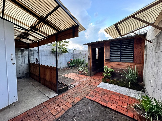 Venta de Casa o Casas, Terrenos, Propiedades, Apartamentos, Inmuebles en Guatemala, zona 11, zona 7, zona 2, zona 18, zona 16, Mixco, Carretera Al Salvador, Fraijanes, Santa Catarina Pinula, Antigua Guatemala, Villa Nueva, Villa Canales, San Miguel Petapa - Venta o Alquiler de Casas En Guatemala