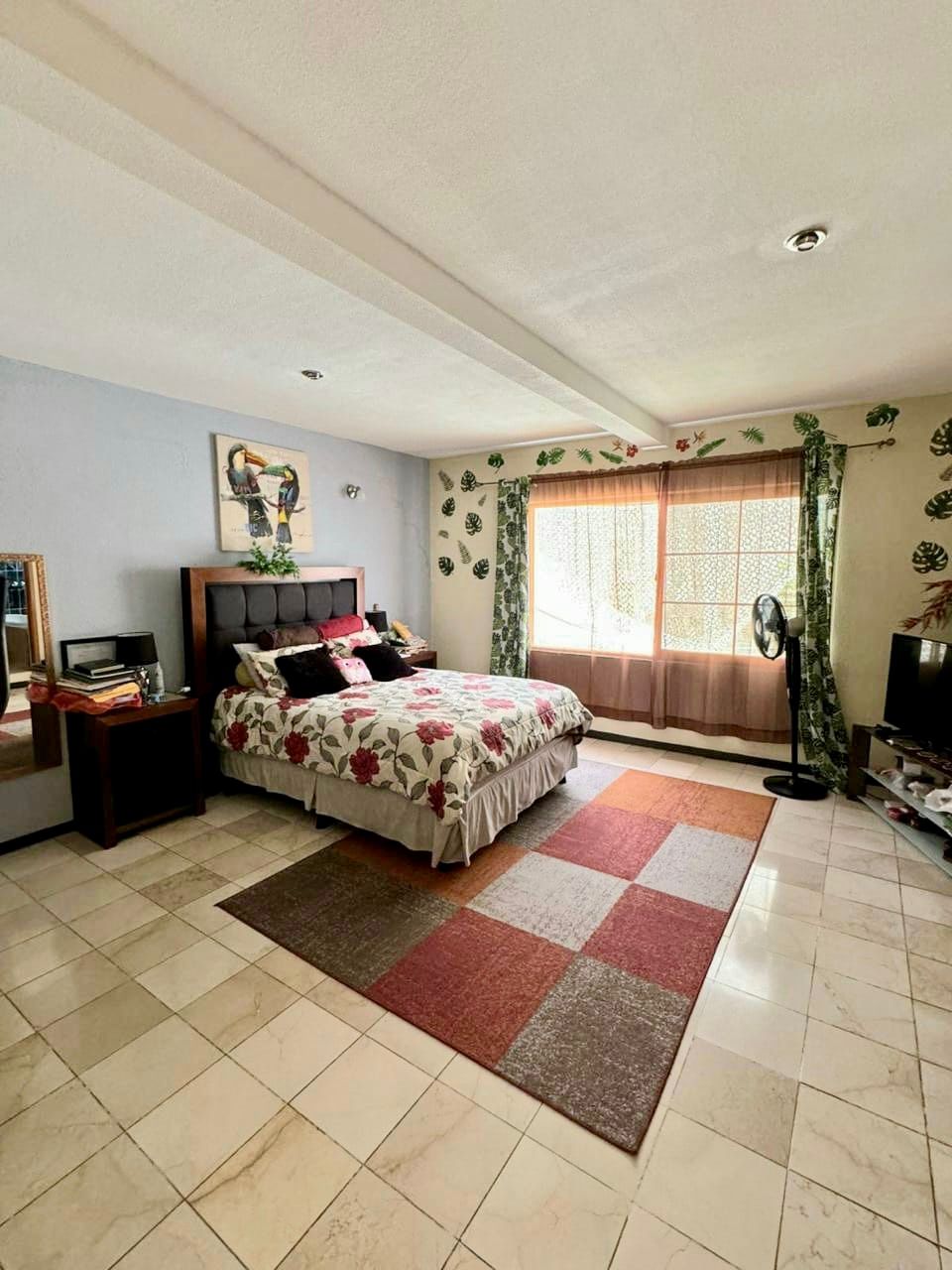 Venta de Casa o Casas, Terrenos, Propiedades, Apartamentos, Inmuebles en Guatemala, zona 11, zona 7, zona 2, zona 18, zona 16, Mixco, Carretera Al Salvador, Fraijanes, Santa Catarina Pinula, Antigua Guatemala, Villa Nueva, Villa Canales, San Miguel Petapa - Venta o Alquiler de Casas En Guatemala