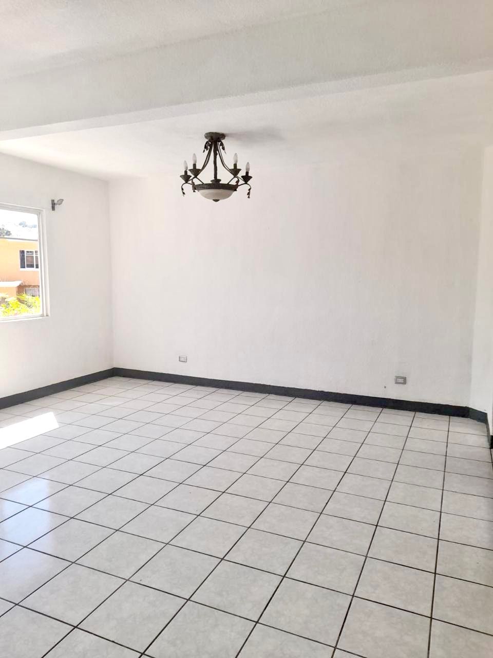 Venta de Casa o Casas, Terrenos, Propiedades, Apartamentos, Inmuebles en Guatemala, zona 11, zona 7, zona 2, zona 18, zona 16, Mixco, Carretera Al Salvador, Fraijanes, Santa Catarina Pinula, Antigua Guatemala, Villa Nueva, Villa Canales, San Miguel Petapa - Venta o Alquiler de Casas En Guatemala