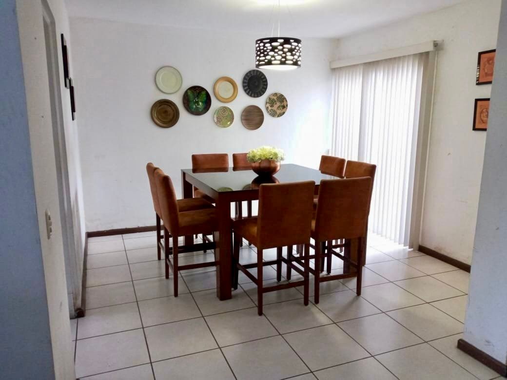 Venta de Casa o Casas, Terrenos, Propiedades, Apartamentos, Inmuebles en Guatemala, zona 11, zona 7, zona 2, zona 18, zona 16, Mixco, Carretera Al Salvador, Fraijanes, Santa Catarina Pinula, Antigua Guatemala, Villa Nueva, Villa Canales, San Miguel Petapa - Venta o Alquiler de Casas En Guatemala