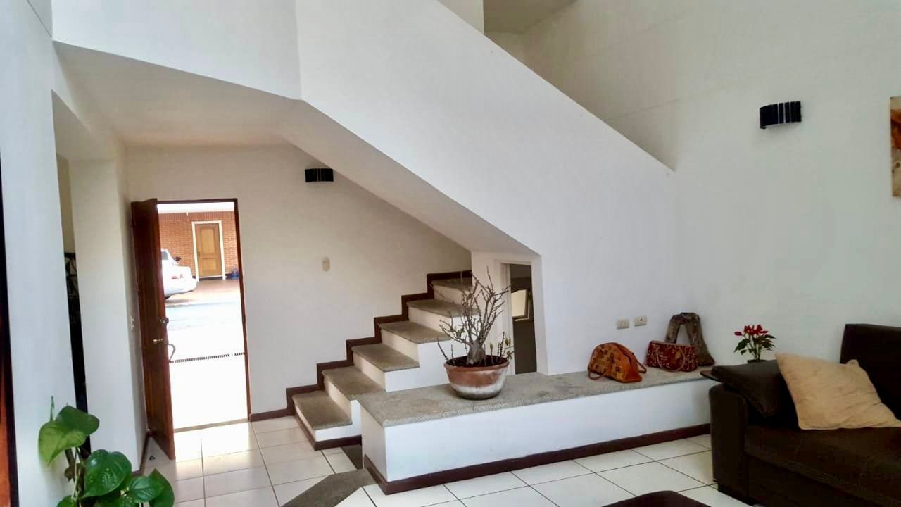 Venta de Casa o Casas, Terrenos, Propiedades, Apartamentos, Inmuebles en Guatemala, zona 11, zona 7, zona 2, zona 18, zona 16, Mixco, Carretera Al Salvador, Fraijanes, Santa Catarina Pinula, Antigua Guatemala, Villa Nueva, Villa Canales, San Miguel Petapa - Venta o Alquiler de Casas En Guatemala