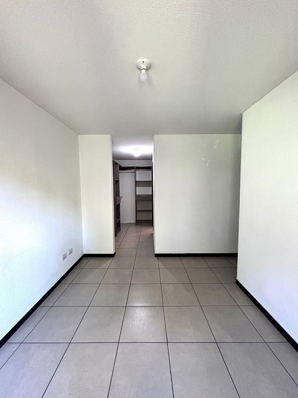 Venta de Casa o Casas, Terrenos, Propiedades, Apartamentos, Inmuebles en Guatemala, zona 11, zona 7, zona 2, zona 18, zona 16, Mixco, Carretera Al Salvador, Fraijanes, Santa Catarina Pinula, Antigua Guatemala, Villa Nueva, Villa Canales, San Miguel Petapa - Venta o Alquiler de Casas En Guatemala