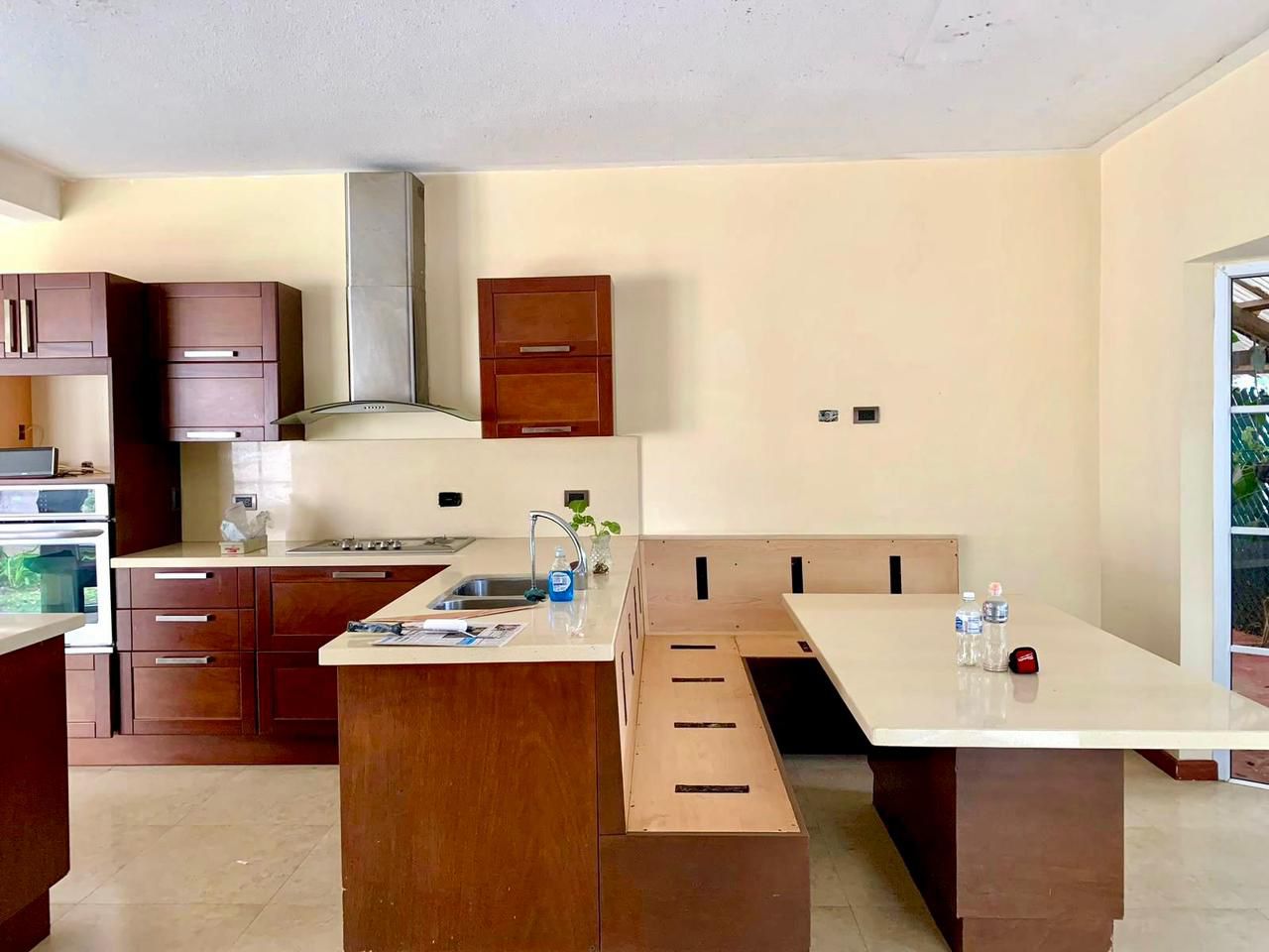 Venta de Casa o Casas, Terrenos, Propiedades, Apartamentos, Inmuebles en Guatemala, zona 11, zona 7, zona 2, zona 18, zona 16, Mixco, Carretera Al Salvador, Fraijanes, Santa Catarina Pinula, Antigua Guatemala, Villa Nueva, Villa Canales, San Miguel Petapa - Venta o Alquiler de Casas En Guatemala