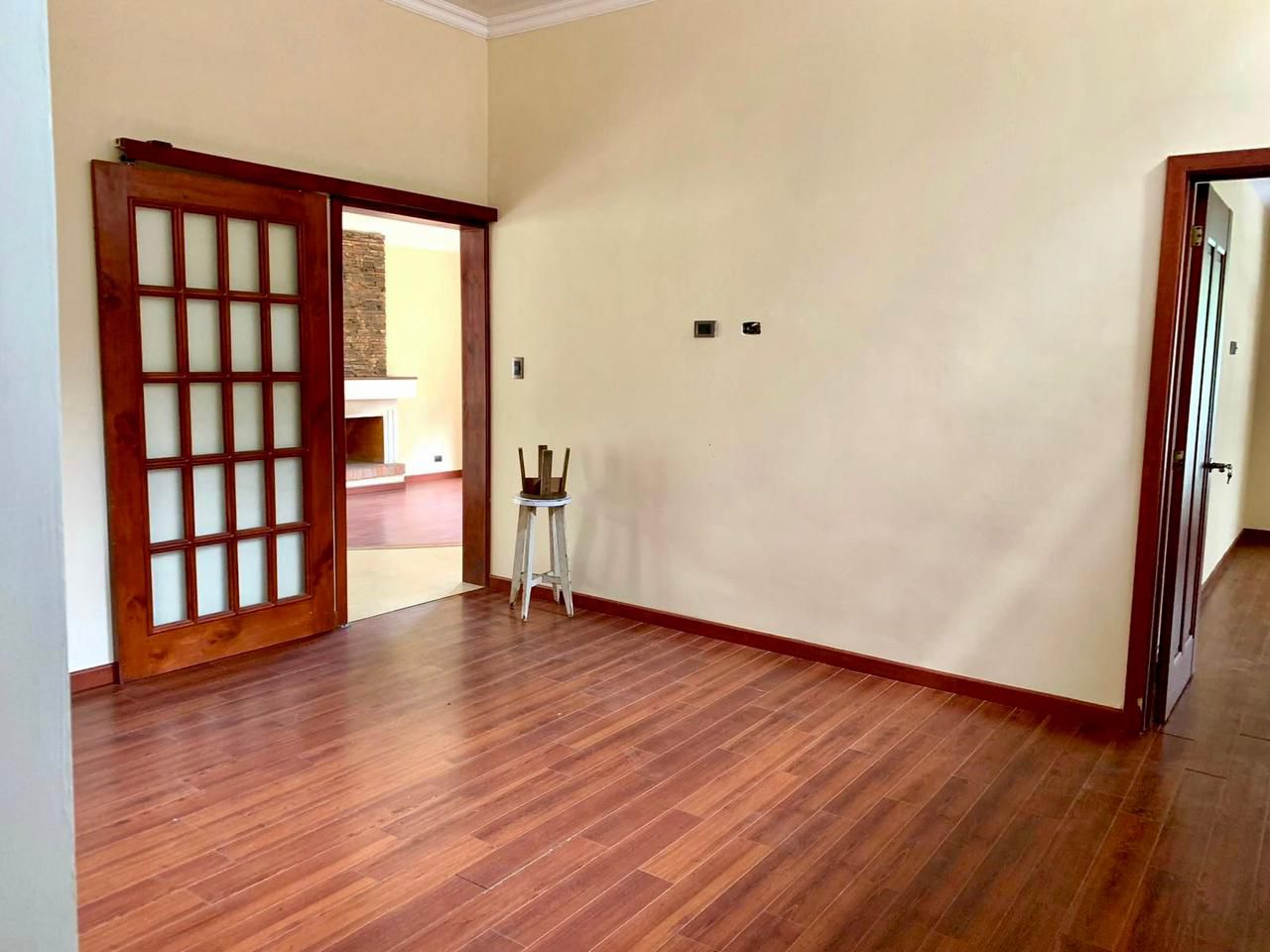 Venta de Casa o Casas, Terrenos, Propiedades, Apartamentos, Inmuebles en Guatemala, zona 11, zona 7, zona 2, zona 18, zona 16, Mixco, Carretera Al Salvador, Fraijanes, Santa Catarina Pinula, Antigua Guatemala, Villa Nueva, Villa Canales, San Miguel Petapa - Venta o Alquiler de Casas En Guatemala