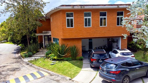 Venta de Casa o Casas, Terrenos, Propiedades, Apartamentos, Inmuebles en Guatemala, zona 11, zona 7, zona 2, zona 18, zona 16, Mixco, Carretera Al Salvador, Fraijanes, Santa Catarina Pinula, Antigua Guatemala, Villa Nueva, Villa Canales, San Miguel Petapa - Venta o Alquiler de Casas En Guatemala