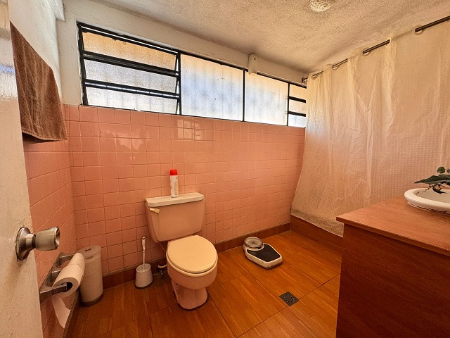 Venta de Casa o Casas, Terrenos, Propiedades, Apartamentos, Inmuebles en Guatemala, zona 11, zona 7, zona 2, zona 18, zona 16, Mixco, Carretera Al Salvador, Fraijanes, Santa Catarina Pinula, Antigua Guatemala, Villa Nueva, Villa Canales, San Miguel Petapa - Venta o Alquiler de Casas En Guatemala