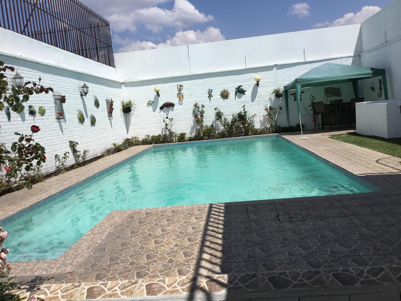 Venta de Casa o Casas, Terrenos, Propiedades, Apartamentos, Inmuebles en Guatemala, zona 11, zona 7, zona 2, zona 18, zona 16, Mixco, Carretera Al Salvador, Fraijanes, Santa Catarina Pinula, Antigua Guatemala, Villa Nueva, Villa Canales, San Miguel Petapa - Venta o Alquiler de Casas En Guatemala