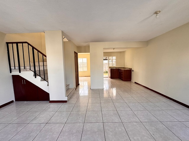 Venta de Casa o Casas, Terrenos, Propiedades, Apartamentos, Inmuebles en Guatemala, zona 11, zona 7, zona 2, zona 18, zona 16, Mixco, Carretera Al Salvador, Fraijanes, Santa Catarina Pinula, Antigua Guatemala, Villa Nueva, Villa Canales, San Miguel Petapa - Venta o Alquiler de Casas En Guatemala