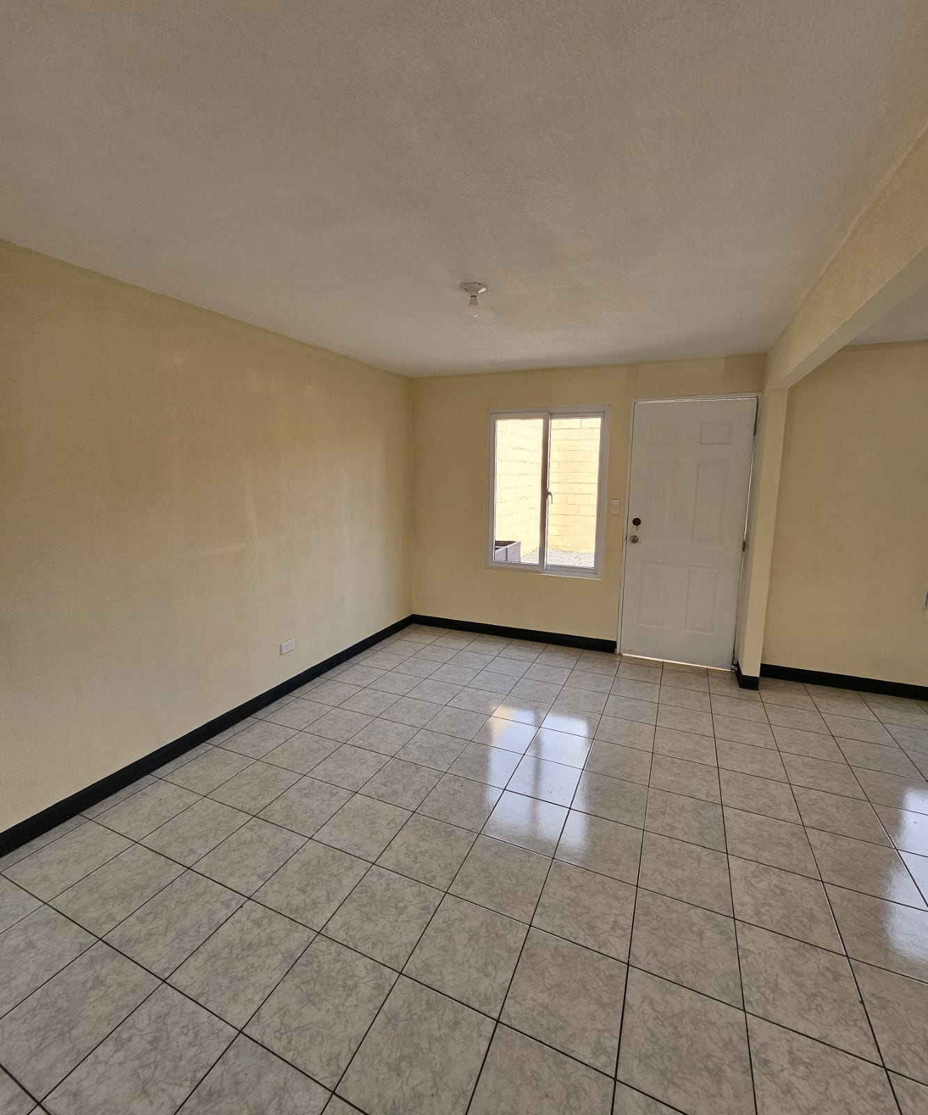 Venta de Casa o Casas, Terrenos, Propiedades, Apartamentos, Inmuebles en Guatemala, zona 11, zona 7, zona 2, zona 18, zona 16, Mixco, Carretera Al Salvador, Fraijanes, Santa Catarina Pinula, Antigua Guatemala, Villa Nueva, Villa Canales, San Miguel Petapa - Venta o Alquiler de Casas En Guatemala