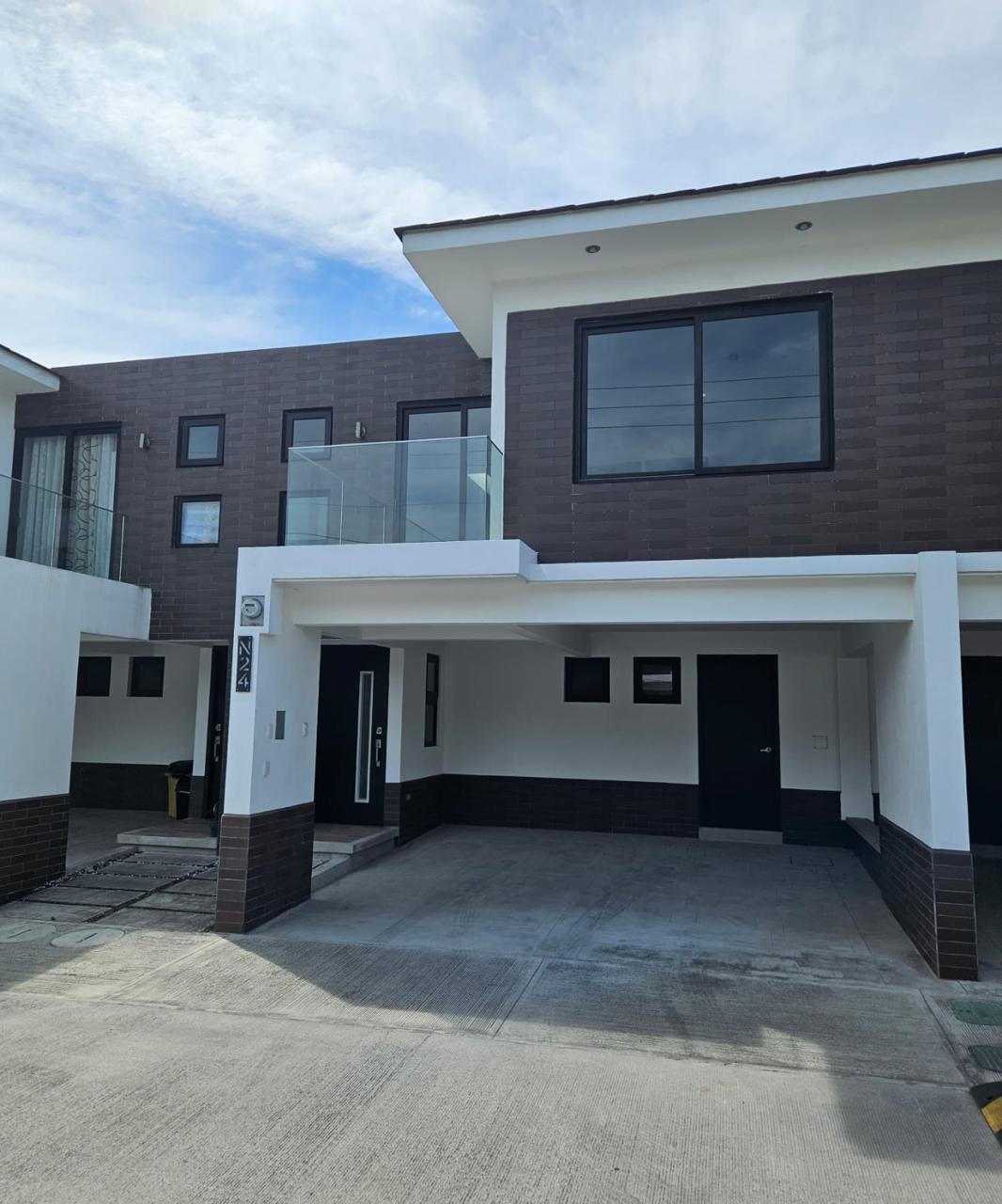 Venta de Casa o Casas, Terrenos, Propiedades, Apartamentos, Inmuebles en Guatemala, zona 11, zona 7, zona 2, zona 18, zona 16, Mixco, Carretera Al Salvador, Fraijanes, Santa Catarina Pinula, Antigua Guatemala, Villa Nueva, Villa Canales, San Miguel Petapa - Venta o Alquiler de Casas En Guatemala